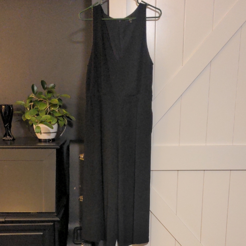 Uniqlo Black Sleeveless Jumpsuit